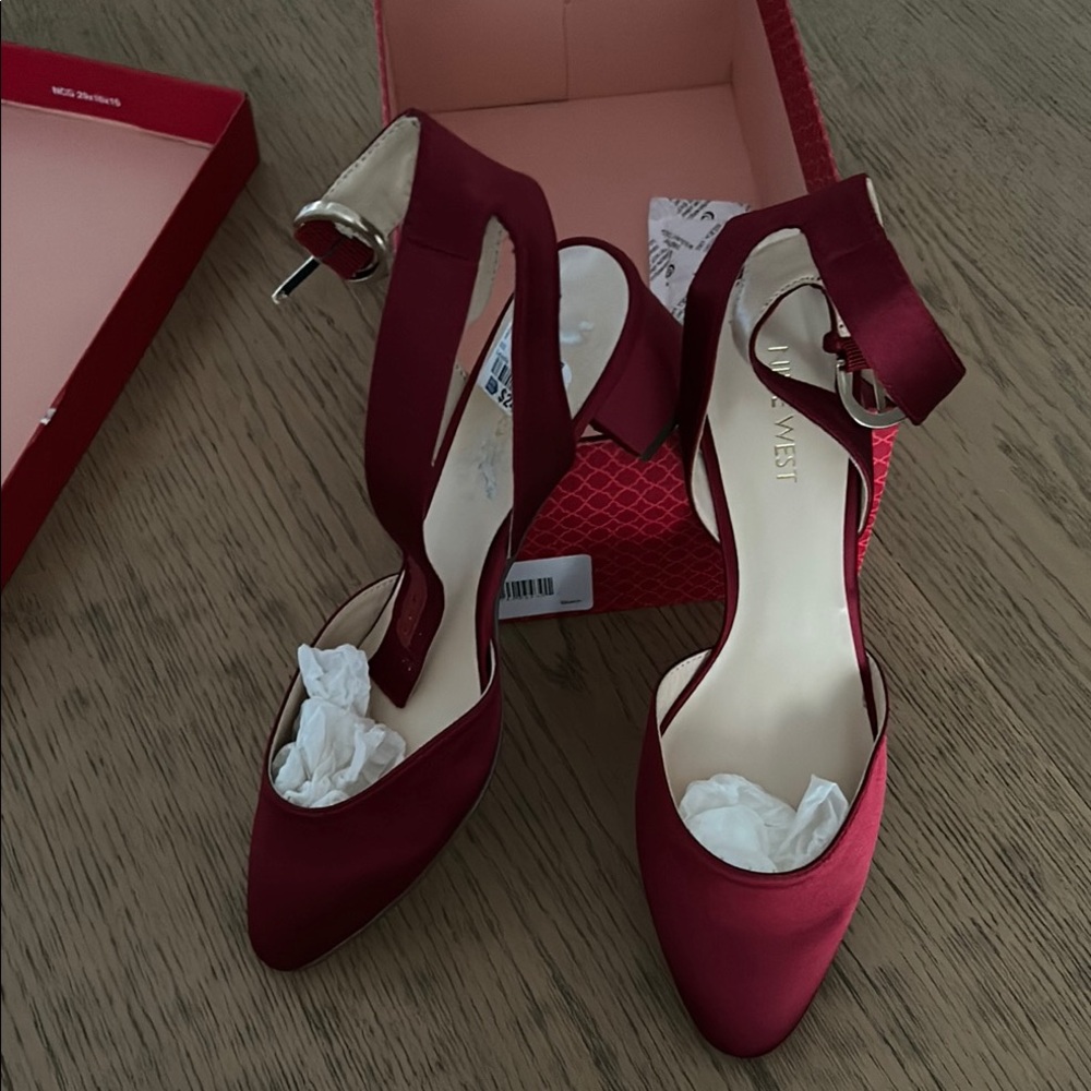 Nine West Red Heels Elegant Suede Design